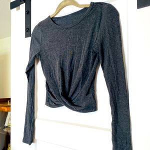 NWOT Alo grey twist long sleeve crop top